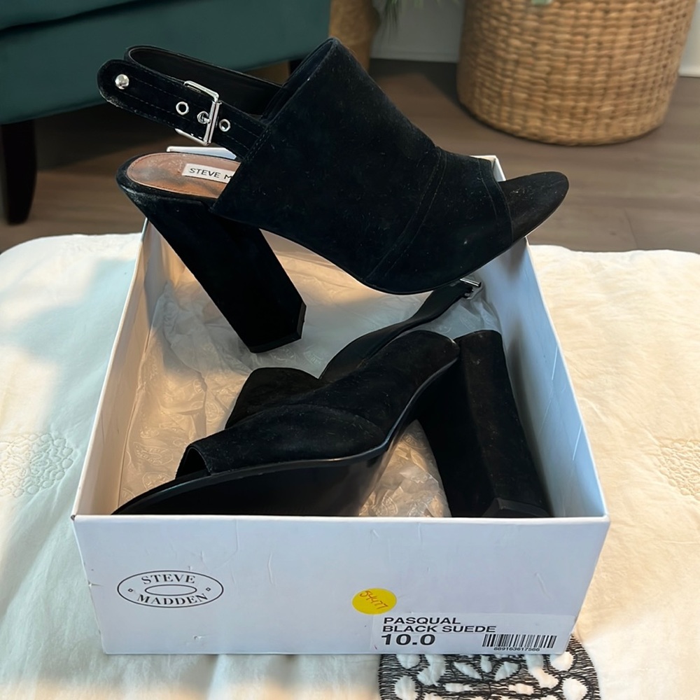 NWT black suede Steve Madden